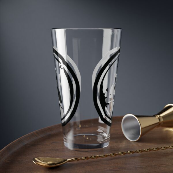 Flip 'n Sip Dual-Purpose Mixing Glass - Image 5